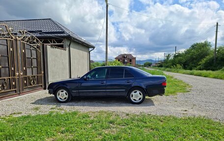 Mercedes-Benz E-Класс, 2000 год, 800 000 рублей, 23 фотография