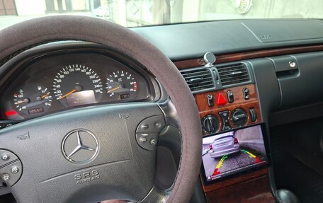 Mercedes-Benz E-Класс, 2000 год, 800 000 рублей, 32 фотография