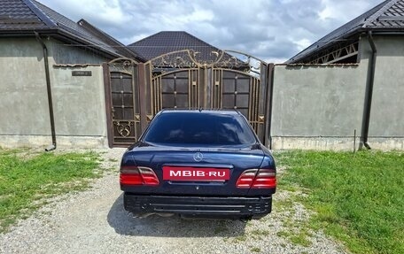 Mercedes-Benz E-Класс, 2000 год, 800 000 рублей, 25 фотография