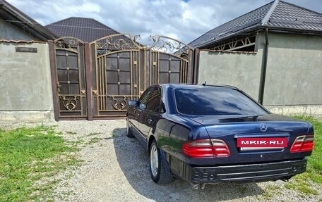 Mercedes-Benz E-Класс, 2000 год, 800 000 рублей, 24 фотография