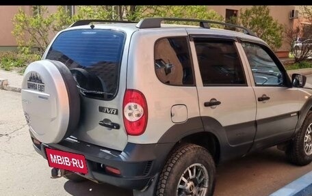 Chevrolet Niva I рестайлинг, 2015 год, 570 000 рублей, 2 фотография