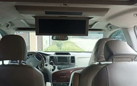 Toyota Sienna III, 2010 год, 2 150 000 рублей, 1 фотография