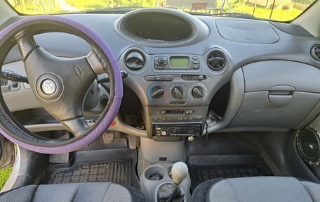 Toyota Yaris I рестайлинг, 2001 год, 220 000 рублей, 10 фотография