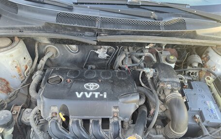 Toyota Yaris I рестайлинг, 2001 год, 220 000 рублей, 15 фотография