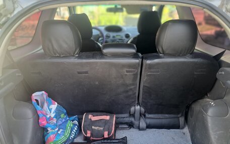 Toyota Yaris I рестайлинг, 2001 год, 220 000 рублей, 2 фотография