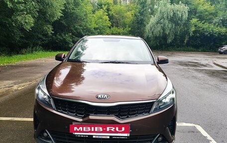 KIA Rio IV, 2021 год, 1 550 000 рублей, 2 фотография