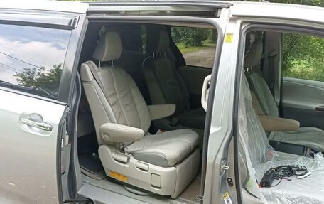 Toyota Sienna III, 2010 год, 2 150 000 рублей, 8 фотография