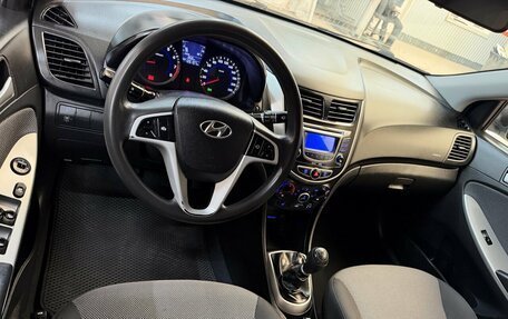 Hyundai Solaris II рестайлинг, 2013 год, 860 000 рублей, 5 фотография
