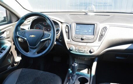 Chevrolet Malibu IX, 2018 год, 999 888 рублей, 12 фотография