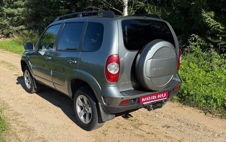 Chevrolet Niva I рестайлинг, 2018 год, 870 000 рублей, 5 фотография