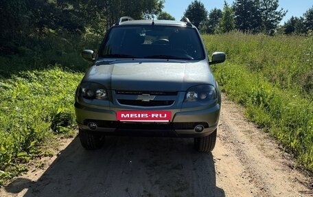 Chevrolet Niva I рестайлинг, 2018 год, 870 000 рублей, 2 фотография