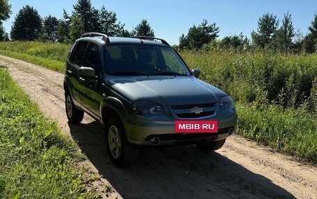Chevrolet Niva I рестайлинг, 2018 год, 870 000 рублей, 3 фотография