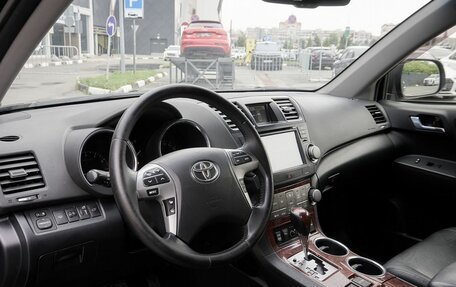 Toyota Highlander III, 2012 год, 1 981 200 рублей, 5 фотография