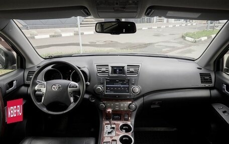 Toyota Highlander III, 2012 год, 1 981 200 рублей, 7 фотография