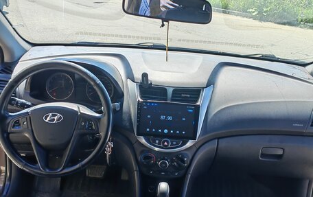 Hyundai Solaris II рестайлинг, 2016 год, 1 050 000 рублей, 19 фотография