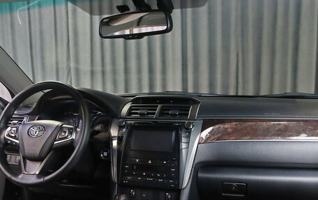 Toyota Camry, 2016 год, 1 749 000 рублей, 5 фотография