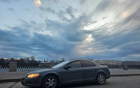 Dodge Stratus II, 2003 год, 170 000 рублей, 1 фотография
