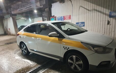 Hyundai Solaris II рестайлинг, 2019 год, 630 000 рублей, 1 фотография