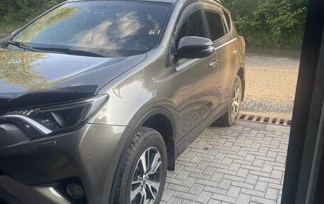 Toyota RAV4, 2016 год, 2 400 000 рублей, 3 фотография