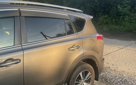 Toyota RAV4, 2016 год, 2 400 000 рублей, 4 фотография