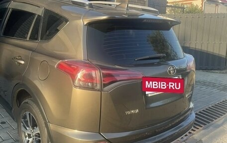 Toyota RAV4, 2016 год, 2 400 000 рублей, 5 фотография