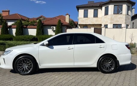 Toyota Camry, 2016 год, 1 740 000 рублей, 3 фотография