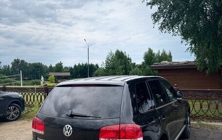 Volkswagen Touareg III, 2003 год, 870 000 рублей, 2 фотография
