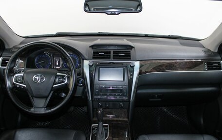 Toyota Camry, 2015 год, 2 199 000 рублей, 8 фотография