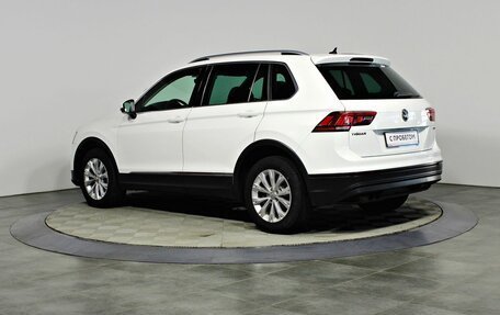 Volkswagen Tiguan II, 2018 год, 2 457 000 рублей, 6 фотография