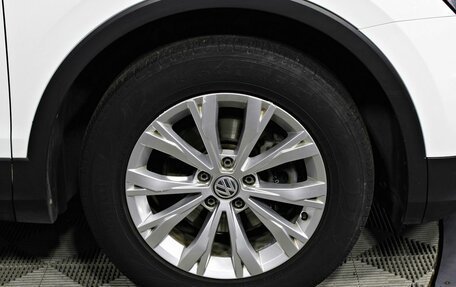 Volkswagen Tiguan II, 2018 год, 2 457 000 рублей, 10 фотография