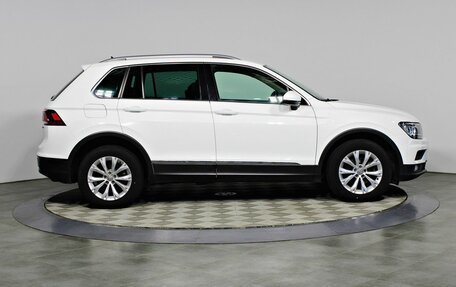 Volkswagen Tiguan II, 2018 год, 2 457 000 рублей, 4 фотография