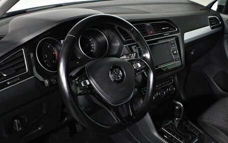 Volkswagen Tiguan II, 2018 год, 2 457 000 рублей, 12 фотография