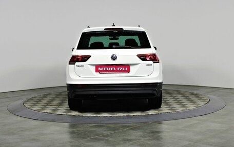 Volkswagen Tiguan II, 2018 год, 2 457 000 рублей, 7 фотография