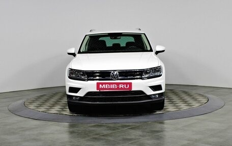 Volkswagen Tiguan II, 2018 год, 2 457 000 рублей, 2 фотография