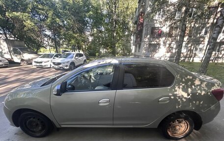 Renault Logan II, 2014 год, 450 000 рублей, 11 фотография