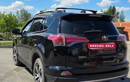 Toyota RAV4, 2019 год, 3 300 000 рублей, 4 фотография