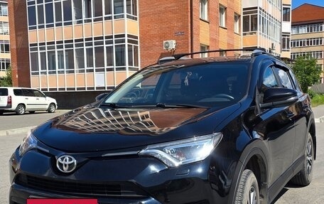 Toyota RAV4, 2019 год, 3 300 000 рублей, 2 фотография