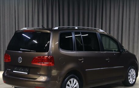 Volkswagen Touran III, 2014 год, 999 000 рублей, 2 фотография