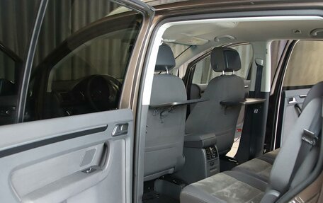 Volkswagen Touran III, 2014 год, 999 000 рублей, 6 фотография