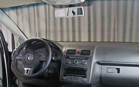 Volkswagen Touran III, 2014 год, 999 000 рублей, 5 фотография