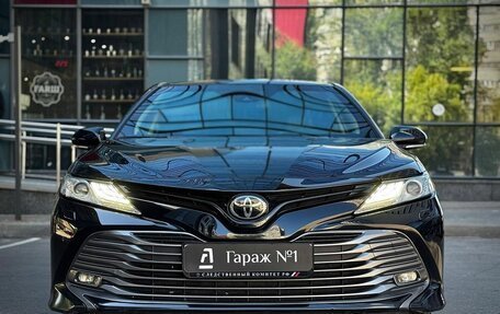 Toyota Camry, 2018 год, 3 375 000 рублей, 3 фотография