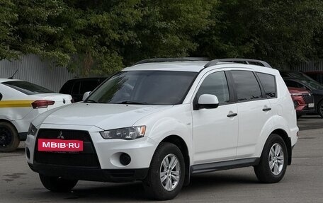 Mitsubishi Outlander III рестайлинг 3, 2011 год, 969 000 рублей, 6 фотография