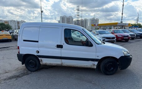 Peugeot Partner II рестайлинг 2, 2010 год, 280 000 рублей, 2 фотография