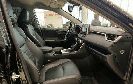 Toyota RAV4, 2020 год, 2 750 000 рублей, 13 фотография