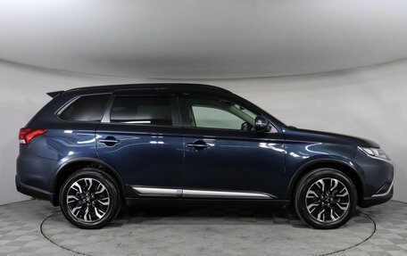 Mitsubishi Outlander III рестайлинг 3, 2021 год, 2 797 000 рублей, 5 фотография