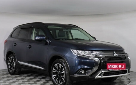 Mitsubishi Outlander III рестайлинг 3, 2021 год, 2 797 000 рублей, 4 фотография