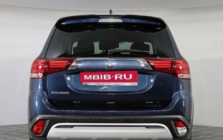 Mitsubishi Outlander III рестайлинг 3, 2021 год, 2 797 000 рублей, 7 фотография