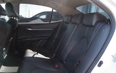 Toyota Camry, 2018 год, 2 450 000 рублей, 8 фотография