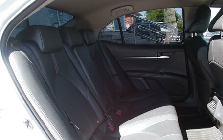 Toyota Camry, 2018 год, 2 450 000 рублей, 9 фотография