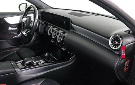 Mercedes-Benz A-Класс, 2019 год, 2 477 000 рублей, 11 фотография